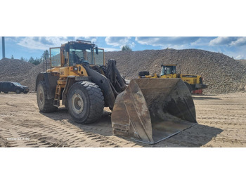 Încărcător frontal pe pneuri VOLVO L220E