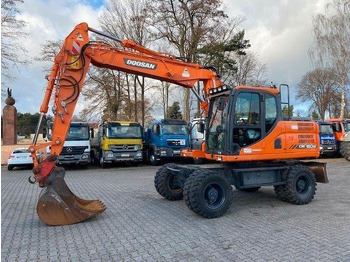 Excavator pe roţi DOOSAN DX160W-3