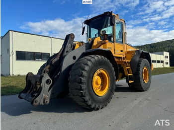 Încărcător frontal pe pneuri VOLVO L110E