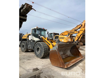 Încărcător frontal pe pneuri LIEBHERR L 556