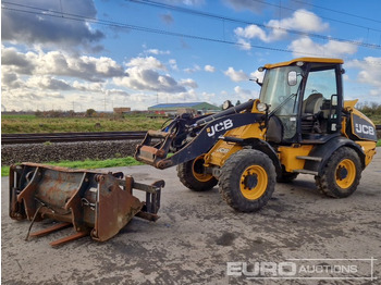 Încărcător frontal pe pneuri JCB 409