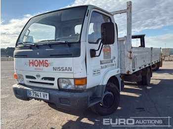 Camion platformă NISSAN