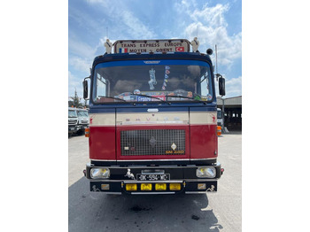 Leasing de  Camion SAVIEM SM 240 Camion SAVIEM SM 240: Foto 1