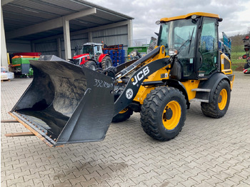 Încărcător JCB 409