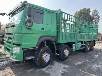 Camion platformă SINOTRUK HOWO