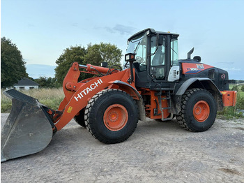 Încărcător frontal pe pneuri HITACHI ZW180