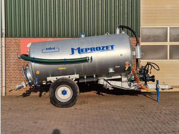 Maşină de împrăştiat gunoi de grajd