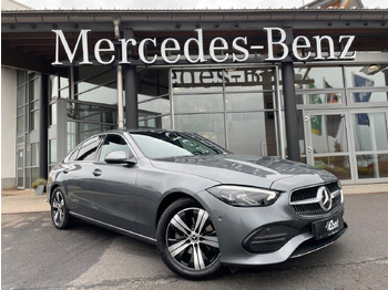 Berlină/ Sedan MERCEDES-BENZ