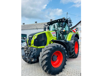 Tractor agricol CLAAS Axion 810
