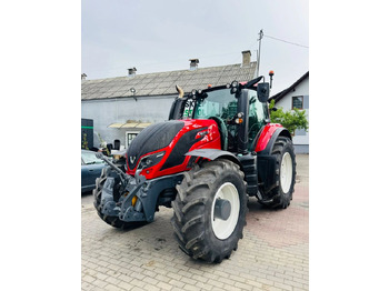 Tractor agricol VALTRA T154