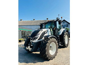 Tractor agricol VALTRA T174