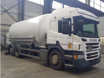 Camion cisternă SCANIA
