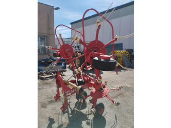 Maşină de întors fânul SIP