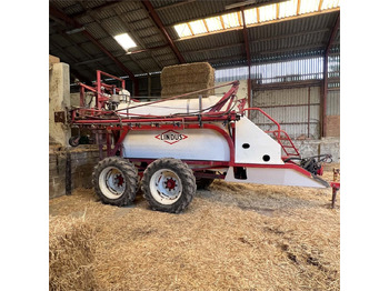 Maşină de erbicidat