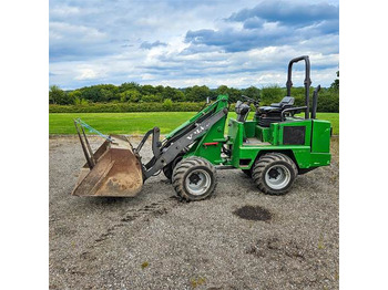 Încărcător frontal pe pneuri VOLVO