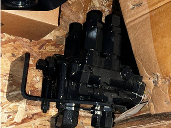 Cadru/ Şasiu pentru Utilaje agricole nou CNH Hydraulic drive - CNH - MG18: Foto 5 Cadru/ Şasiu pentru Utilaje agricole nou CNH Hydraulic drive - CNH - MG18: Foto 5