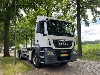 : fotografie din antet