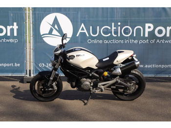 Motocicletă Ducati MONSTER 696: Foto 2 Motocicletă Ducati MONSTER 696: Foto 2