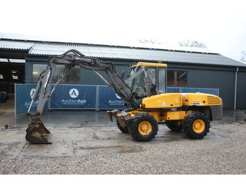 Excavator pe roţi MECALAC