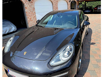 Berlină/ Sedan PORSCHE