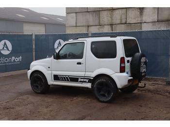 SUV Suzuki Jimny: Foto 4 SUV Suzuki Jimny: Foto 4