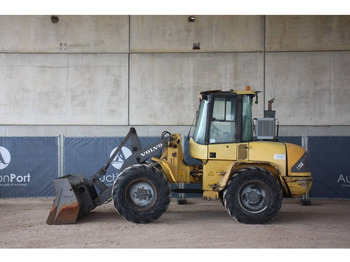 Încărcător frontal pe pneuri Volvo L45B-TP: Foto 2