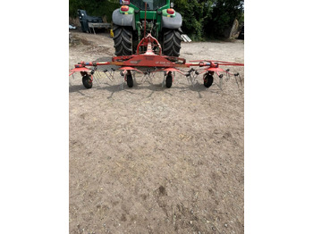 Maşină de întors fânul KUHN