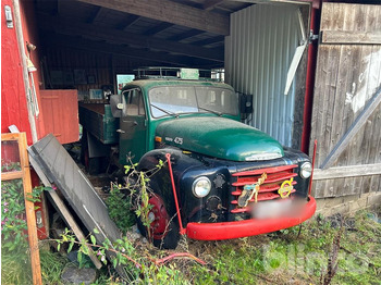 Camion platformă VOLVO