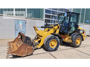 Încărcător frontal pe pneuri CATERPILLAR