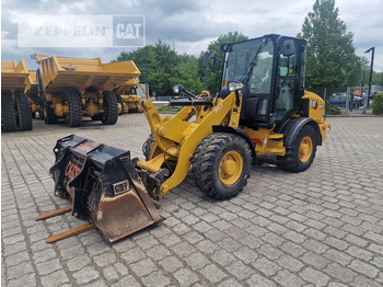 Încărcător frontal pe pneuri CATERPILLAR