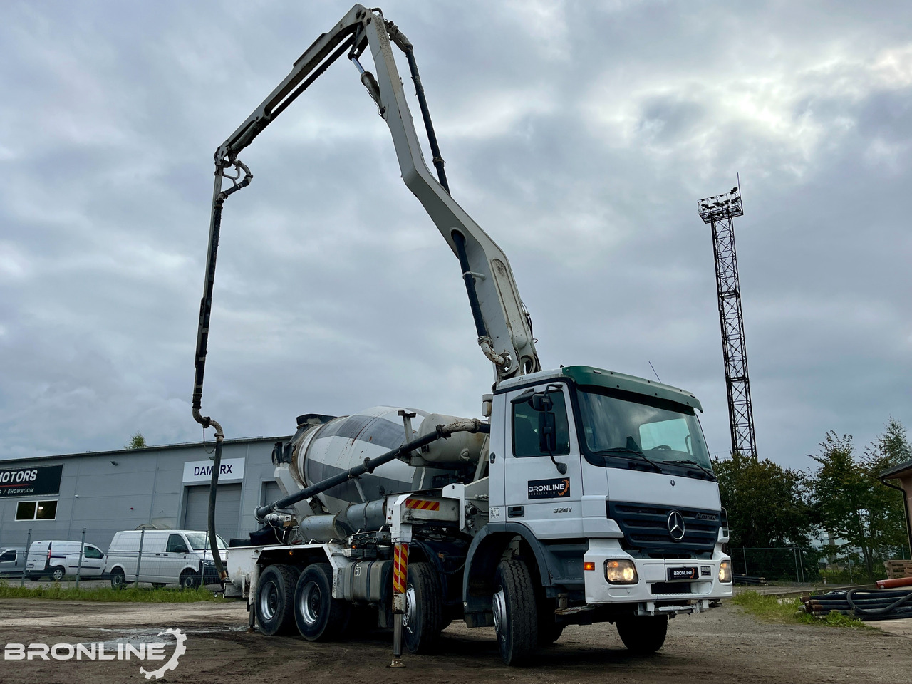 2004 MERCEDES-BENZ ACTROS 3241K 8X4/4 PUMI - Autobetonieră: Foto 3 2004 MERCEDES-BENZ ACTROS 3241K 8X4/4 PUMI - Autobetonieră: Foto 3