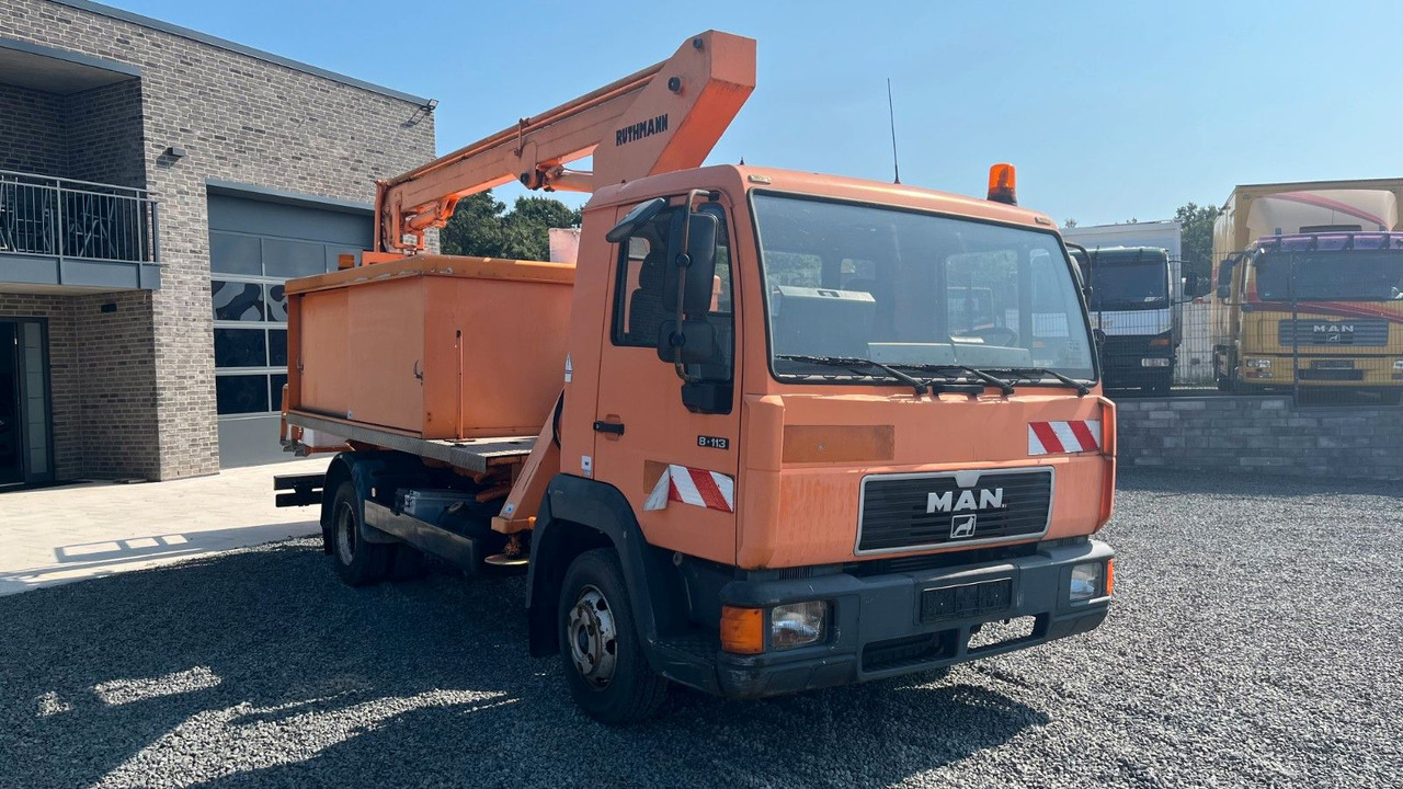 MAN 8.113 Steiger Hubarbeitsbühne Ruthmann MAN 8.113 Steiger Hubarbeitsbühne Ruthmann - Camion cu nacela, Autoutilitară: Foto 3 MAN 8.113 Steiger Hubarbeitsbühne Ruthmann MAN 8.113 Steiger Hubarbeitsbühne Ruthmann - Camion cu nacela, Autoutilitară: Foto 3