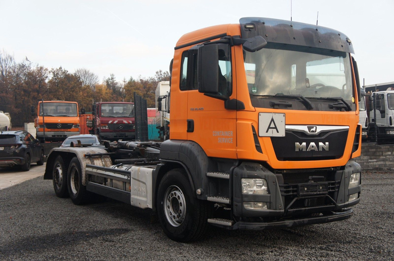 MAN TGS 26.420 Abrollkipper Meiller - Camion cu cârlig: Foto 3 MAN TGS 26.420 Abrollkipper Meiller - Camion cu cârlig: Foto 3