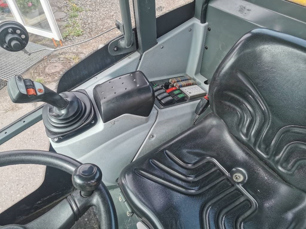 Kramer 5055e - Încărcător frontal pe pneuri: Foto 3 Kramer 5055e - Încărcător frontal pe pneuri: Foto 3