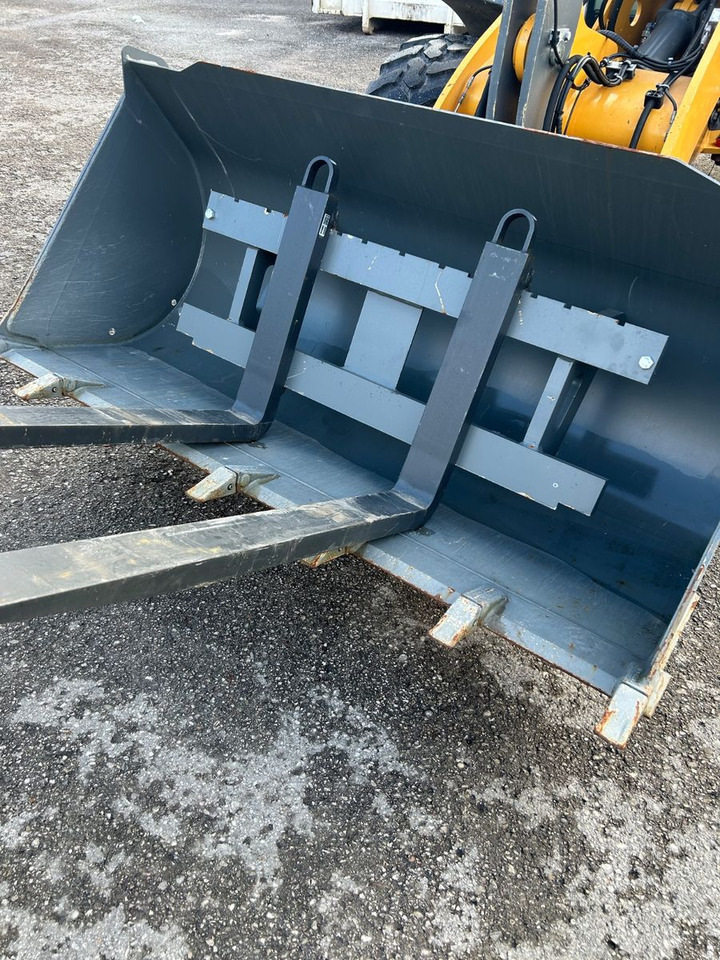 Liebherr L 506 - Încărcător frontal pe pneuri: Foto 2 Liebherr L 506 - Încărcător frontal pe pneuri: Foto 2