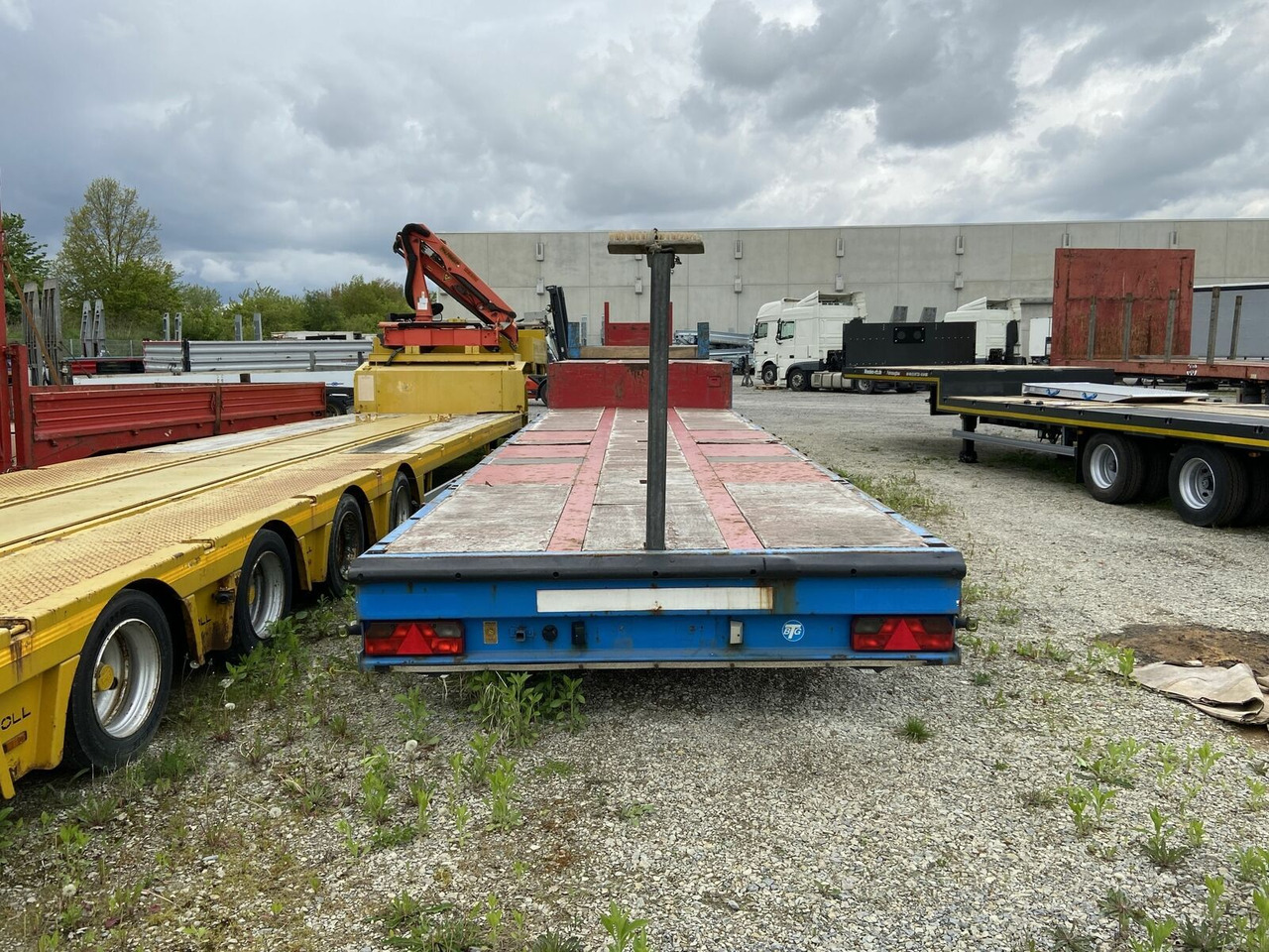 3 Achs Satteltieflader Platofür Fertigteile ode - Semiremorcă transport agabaritic: Foto 3 3 Achs Satteltieflader Platofür Fertigteile ode - Semiremorcă transport agabaritic: Foto 3