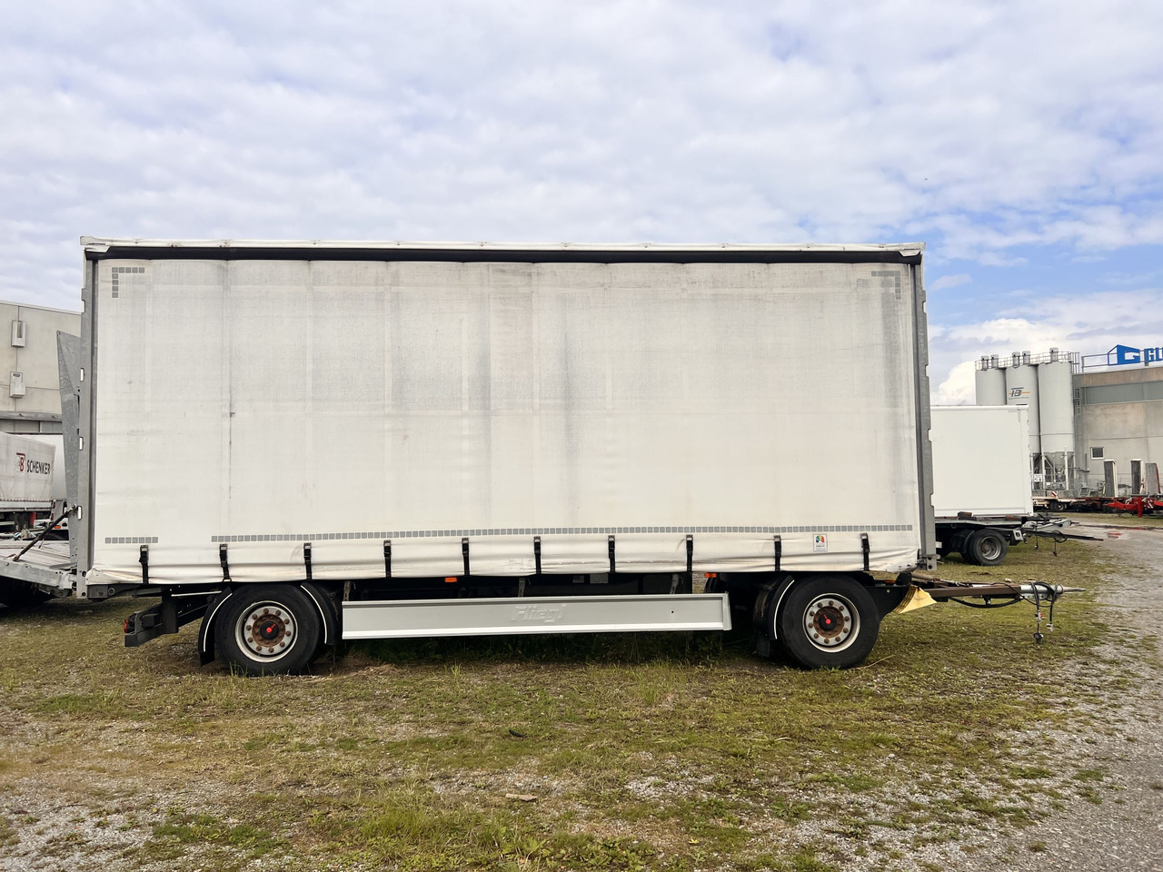 Fliegl ZPS180 2 Achs Jumbo- Planen, Mega, durchladbar - Remorcă cu prelată: Foto 1 Fliegl ZPS180 2 Achs Jumbo- Planen, Mega, durchladbar - Remorcă cu prelată: Foto 1
