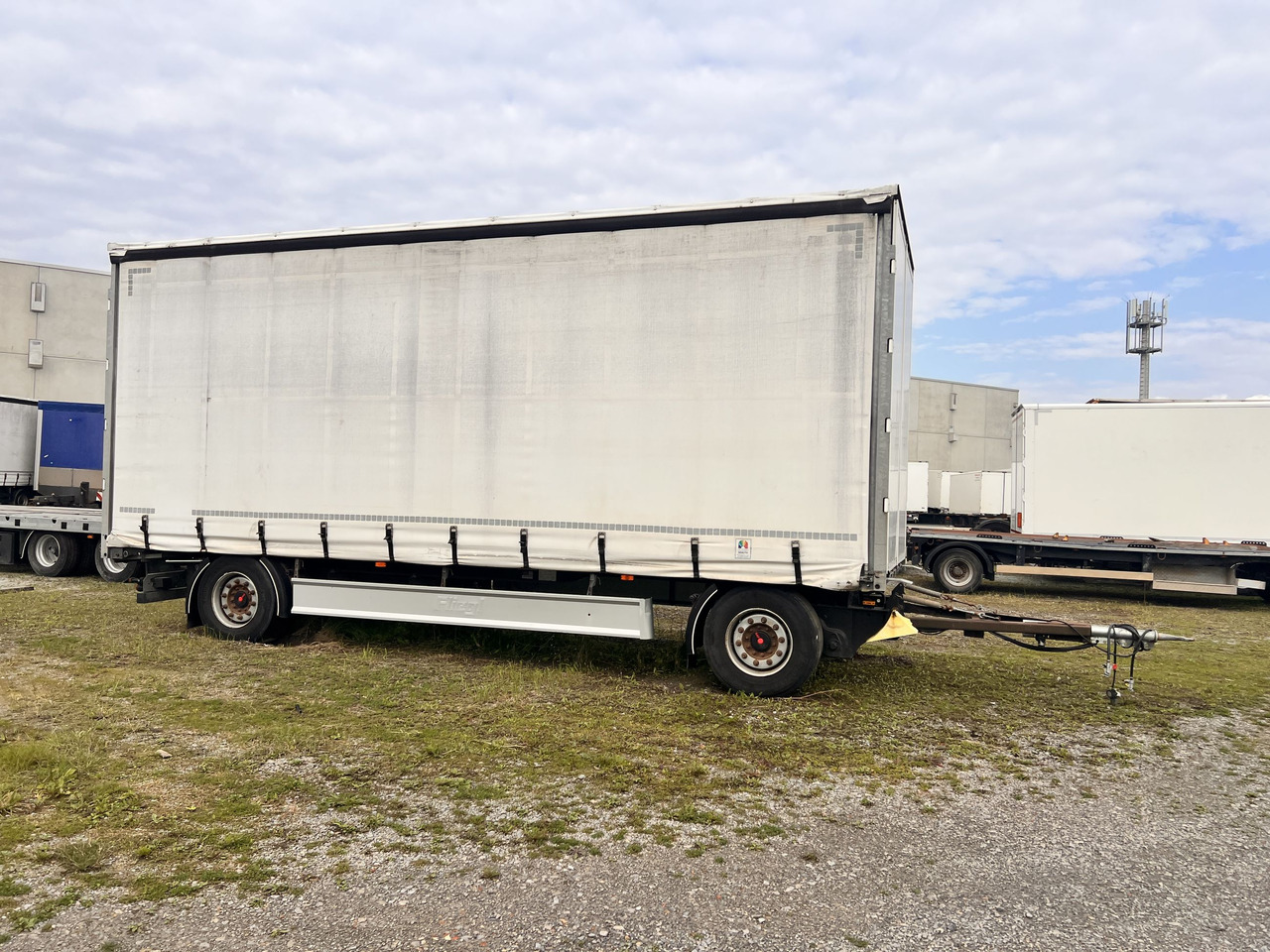 Fliegl ZPS180 2 Achs Jumbo- Planen, Mega, durchladbar - Remorcă cu prelată: Foto 5 Fliegl ZPS180 2 Achs Jumbo- Planen, Mega, durchladbar - Remorcă cu prelată: Foto 5