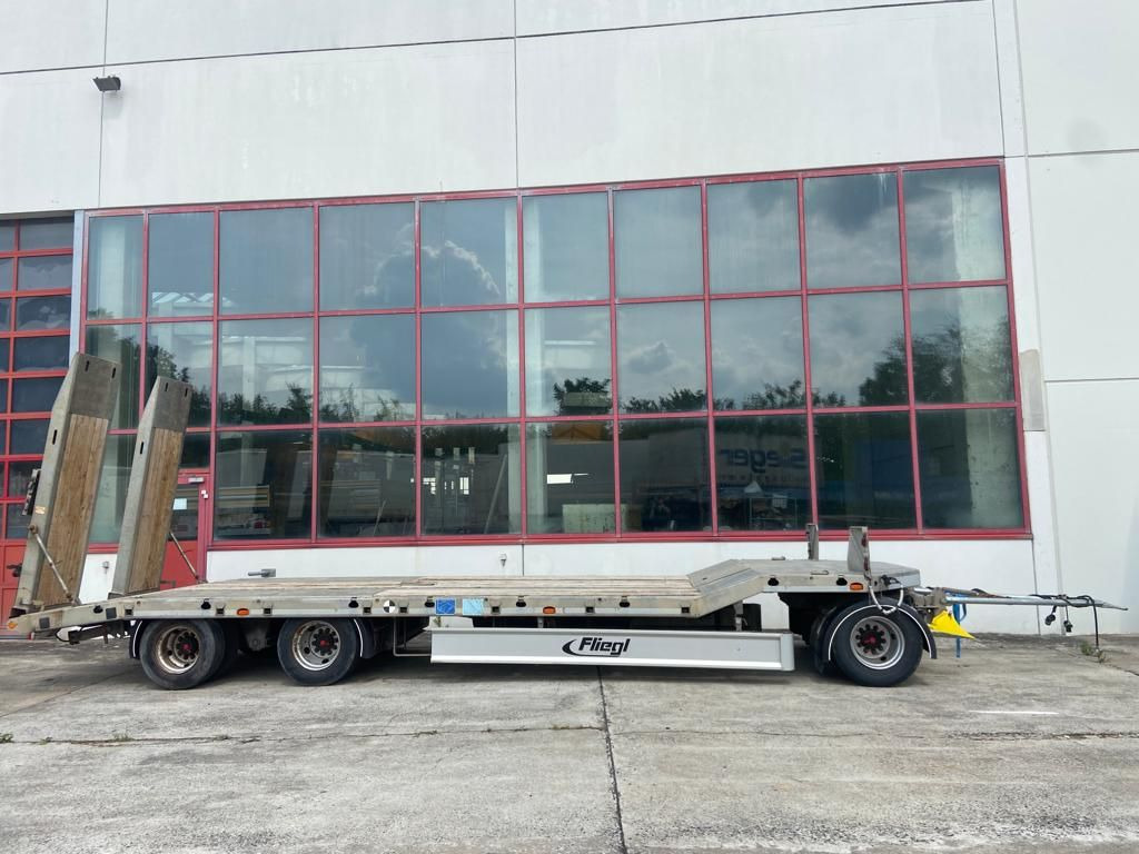 Goldhofer t3  3 Achs Tiefladeranhänger - Remorcă transport agabaritic: Foto 3 Goldhofer t3  3 Achs Tiefladeranhänger - Remorcă transport agabaritic: Foto 3