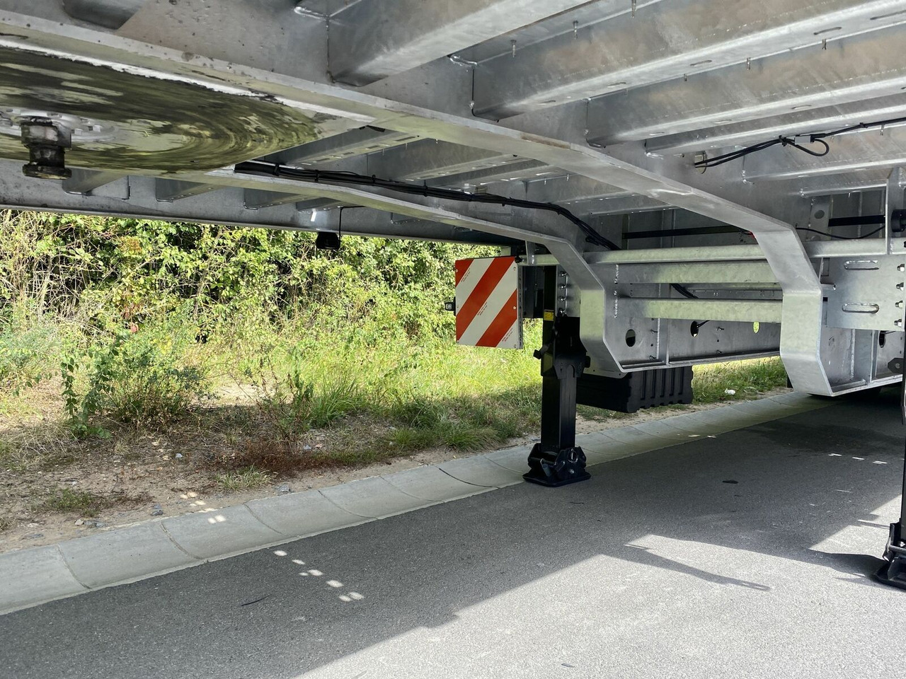 Möslein 3 Achs Satteltieflader Plato 45 t GGfür Fertigt - Semiremorcă transport agabaritic: Foto 5 Möslein 3 Achs Satteltieflader Plato 45 t GGfür Fertigt - Semiremorcă transport agabaritic: Foto 5