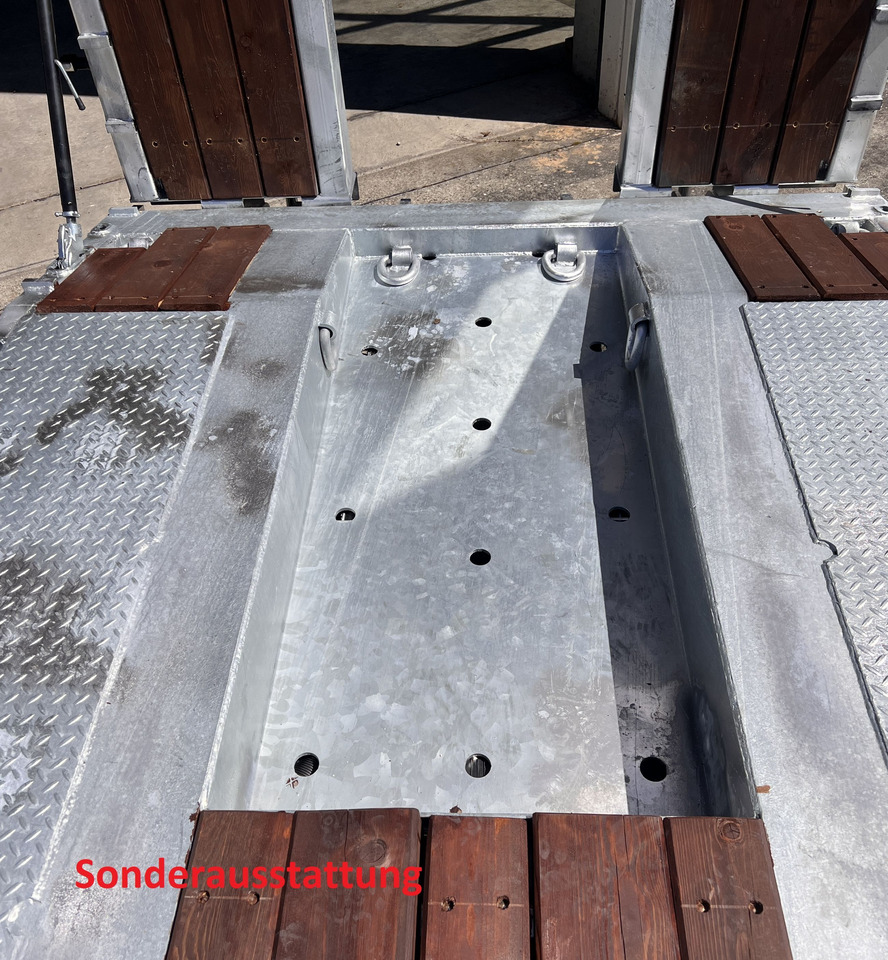 Möslein T 3-9,20 F 3 Achs Tieflader mit gerader Ladefläche 9 m, Neufahrzeug - Remorcă transport agabaritic: Foto 5 Möslein T 3-9,20 F 3 Achs Tieflader mit gerader Ladefläche 9 m, Neufahrzeug - Remorcă transport agabaritic: Foto 5