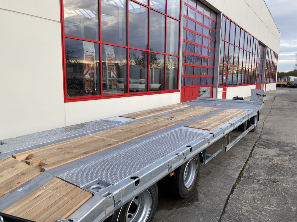 Möslein T 3-9,20 F Blatt 3 Achs Tieflader mit gerader Ladefläche 9 m, Neufahrzeug - Remorcă transport agabaritic: Foto 5 Möslein T 3-9,20 F Blatt 3 Achs Tieflader mit gerader Ladefläche 9 m, Neufahrzeug - Remorcă transport agabaritic: Foto 5