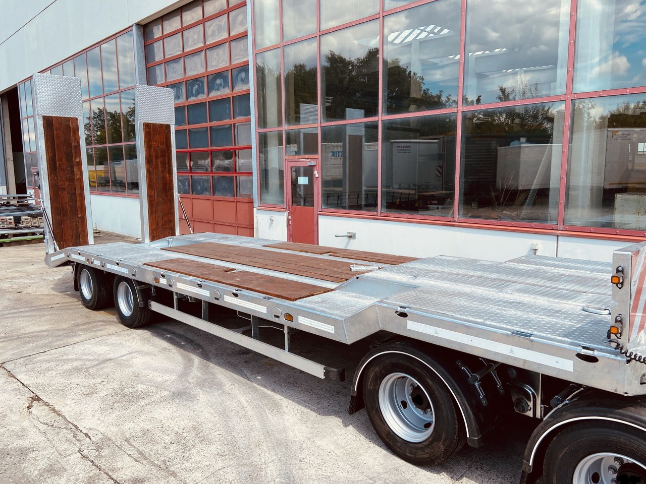 Remorcă transport agabaritic pentru transport de utilaje grele nou Möslein T 4 VB F  4 Achs Tieflader- Anhänger, Neufahrzeug: Foto 9