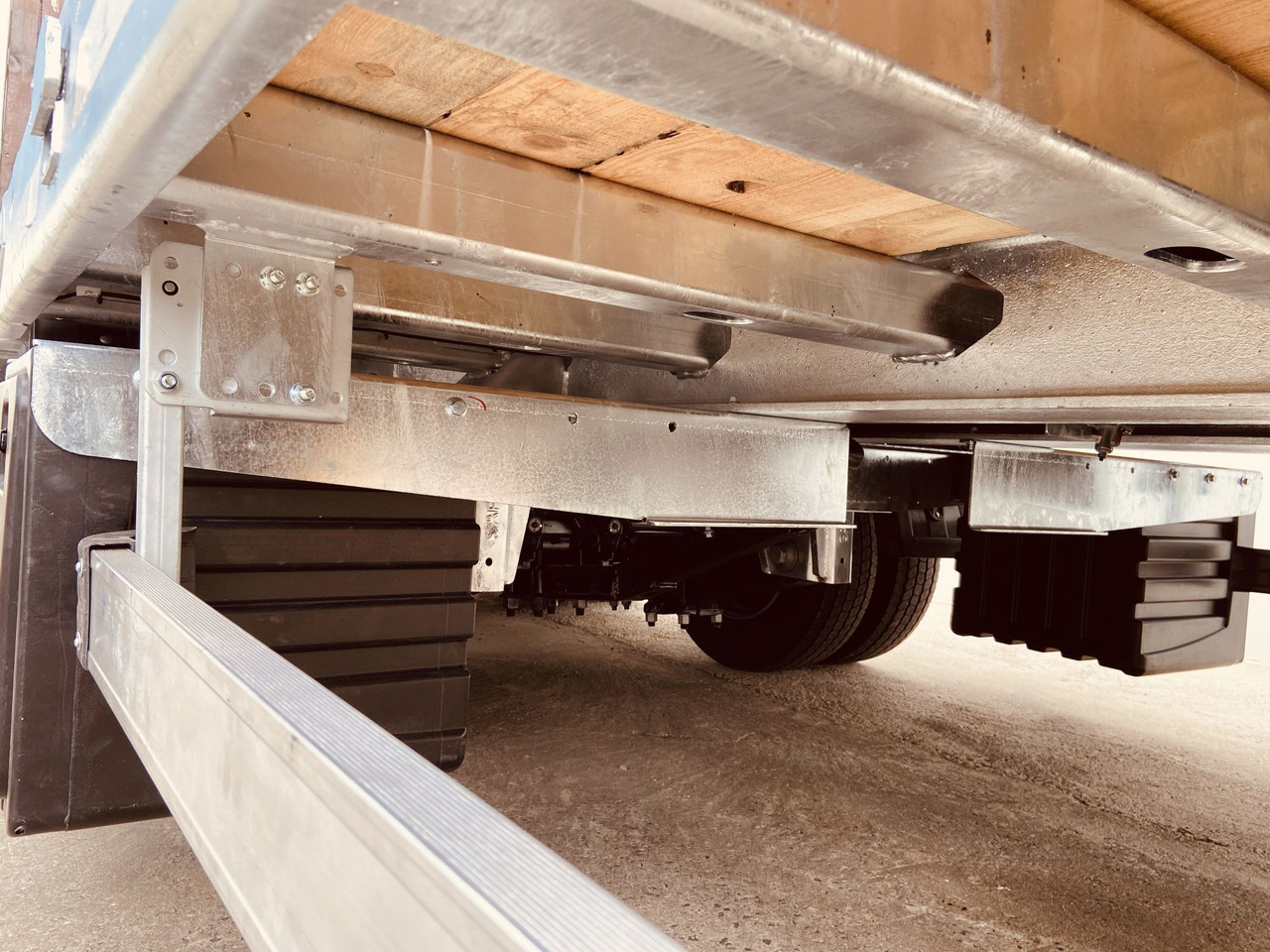 Möslein TT 31 31 t GG Tridem- Tieflader 3 Achs, gelenktNeufahrzeug - Remorcă transport agabaritic: Foto 2 Möslein TT 31 31 t GG Tridem- Tieflader 3 Achs, gelenktNeufahrzeug - Remorcă transport agabaritic: Foto 2