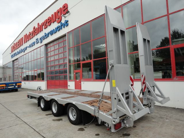 Möslein TT 31  31 t GG Tridem- Tieflader 3 AchsNeufahrzeug - Remorcă transport agabaritic: Foto 3 Möslein TT 31  31 t GG Tridem- Tieflader 3 AchsNeufahrzeug - Remorcă transport agabaritic: Foto 3