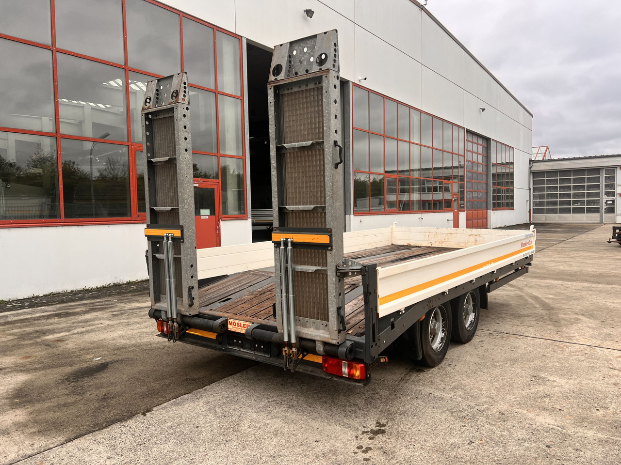 Möslein TTS 11 Schwebheim  Tandemtieflader - Remorcă transport agabaritic: Foto 3 Möslein TTS 11 Schwebheim  Tandemtieflader - Remorcă transport agabaritic: Foto 3