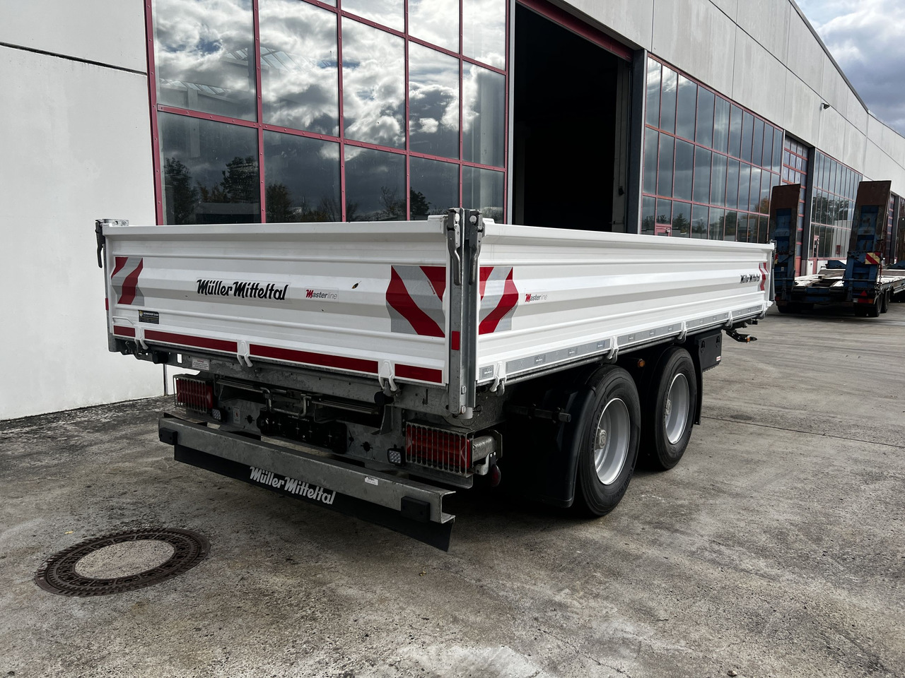 Müller Mitteltal TA-2 14,4 t Tandemkipper- Tieflader Breitbereifung NEUWERTIG - Remorcă basculantă: Foto 5 Müller Mitteltal TA-2 14,4 t Tandemkipper- Tieflader Breitbereifung NEUWERTIG - Remorcă basculantă: Foto 5