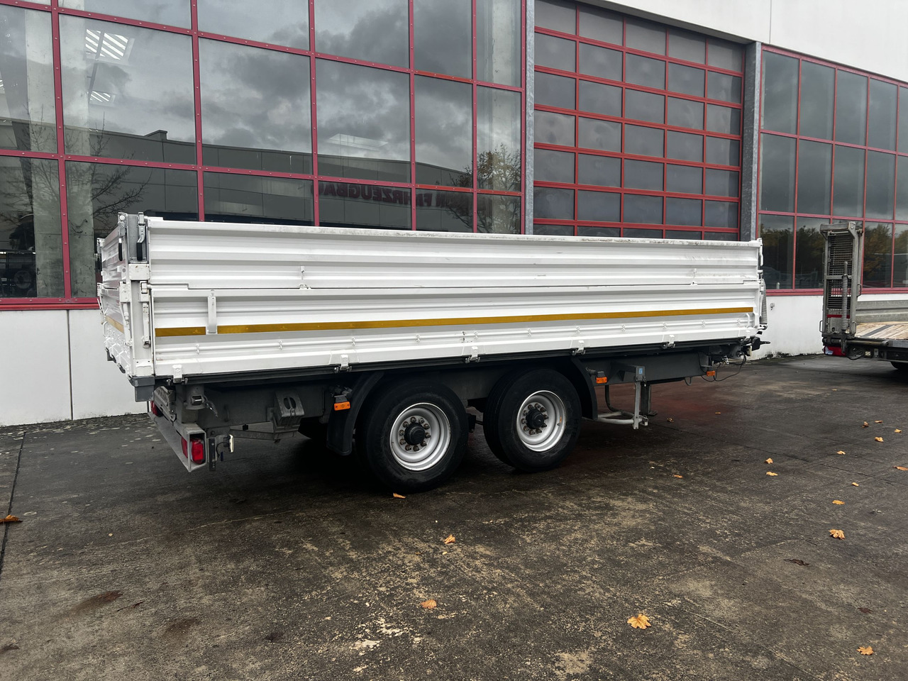 Schmid Fahrzeugbau DK 135 AR 13,5 t Tandemkipper mit Aufsatzbordwänden - Remorcă basculantă: Foto 2 Schmid Fahrzeugbau DK 135 AR 13,5 t Tandemkipper mit Aufsatzbordwänden - Remorcă basculantă: Foto 2