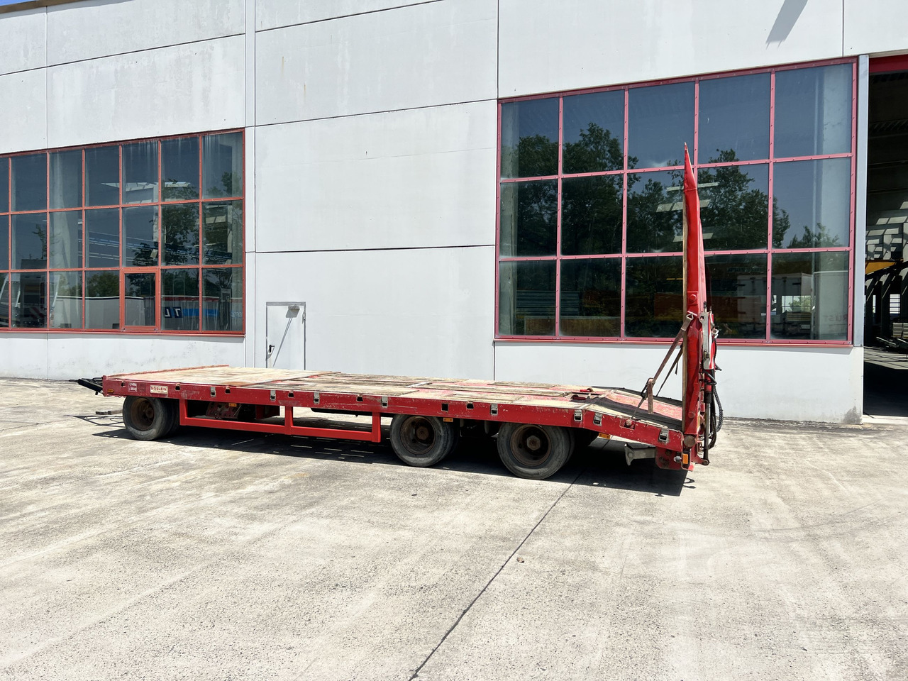 T3 3 Achs Tiefladeranhänger mit gerader Ladefläche - Remorcă transport agabaritic: Foto 2 T3 3 Achs Tiefladeranhänger mit gerader Ladefläche - Remorcă transport agabaritic: Foto 2