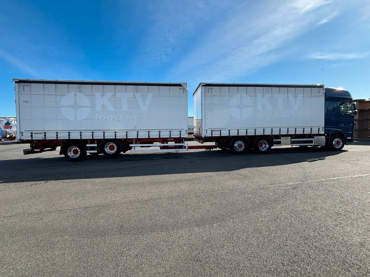 DAF SSC XF 480 Jumbozug + Anh Wecon Staplerhalterung - Camion cu prelată: Foto 5 DAF SSC XF 480 Jumbozug + Anh Wecon Staplerhalterung - Camion cu prelată: Foto 5